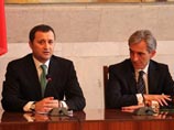 Новая коалиция контролирует 53 мандата в 101-местном парламенте, чего вполне достаточно для избрания спикера и утверждения кабинета, который назначается большинством голосов