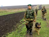 Российские пограничники начали выставлять заграждения из колючей проволоки на границе с Украиной