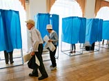 Избирательные участки на Украине работают так же, как и в России - с 8 утра до 8 вечера по местному времени, то есть до 21 мск. На пост президента претендует 21 кандидат