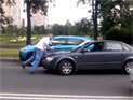 "Культурная столица" поразила британцев ВИДЕО дорожной ссоры, в которой иномарку с детьми крушили топором "Культурная столица" поразила британцев ВИДЕО дорожной ссоры, в которой иномарку с детьми крушили топором