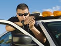 В США полицейский застрелил на автостоянке безоружного голого афроамериканца В США полицейский застрелил на автостоянке безоружного голого афроамериканца