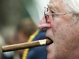 Говоря о темной стороне киноотрасли, Вуд напомнил о похожем громком скандале с покойным ведущим телекомпании BBC Джимми Сэвилом, которого обвиняют в сотнях сексуальных преступлений, в том числе в отношении несовершеннолетних