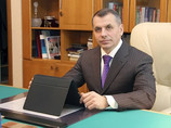 Руководство Украины должно провести референдум, чтобы закрепить новые географические границы страны без крымского полуострова, заявил глава парламента Крыма Владимир Константинов