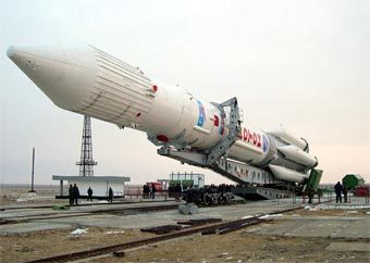 Ракета-носитель "Протон" со спутником "Экспресс-АМ22". Фото с сайта ФГУП "Космическая связь"