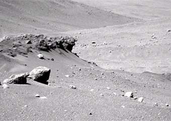 Эта фотография передана марсоходом Spirit. Фото с сайта MSNBC