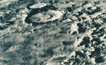 Марсианский кратер Hellas,  фото с сайта astro.uwo.ca