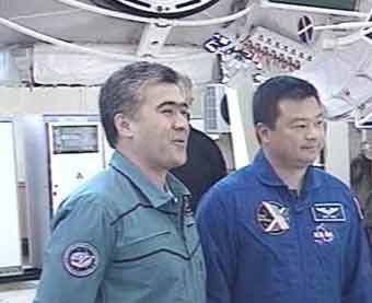 Салижан Шарипов и Лерой Чиао. Кадр ОРТ