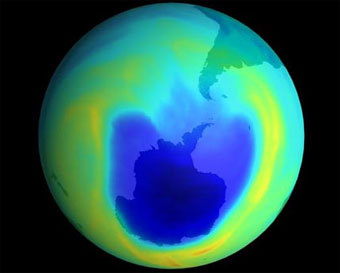 Озоновая дыра над Антрарктикой. Изображение с сайта yenra.com