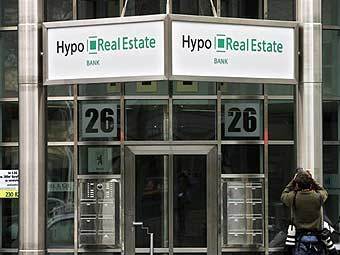  Hypo Real Estate.  AFP